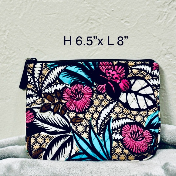 Vera Bradley bundle 4 pouches like new! - Picture 2 of 5